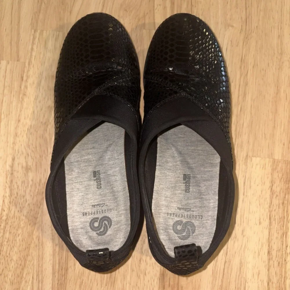Clarks Cloudsteppers Black Reptile Print Slip On Comfort Shoes 8M